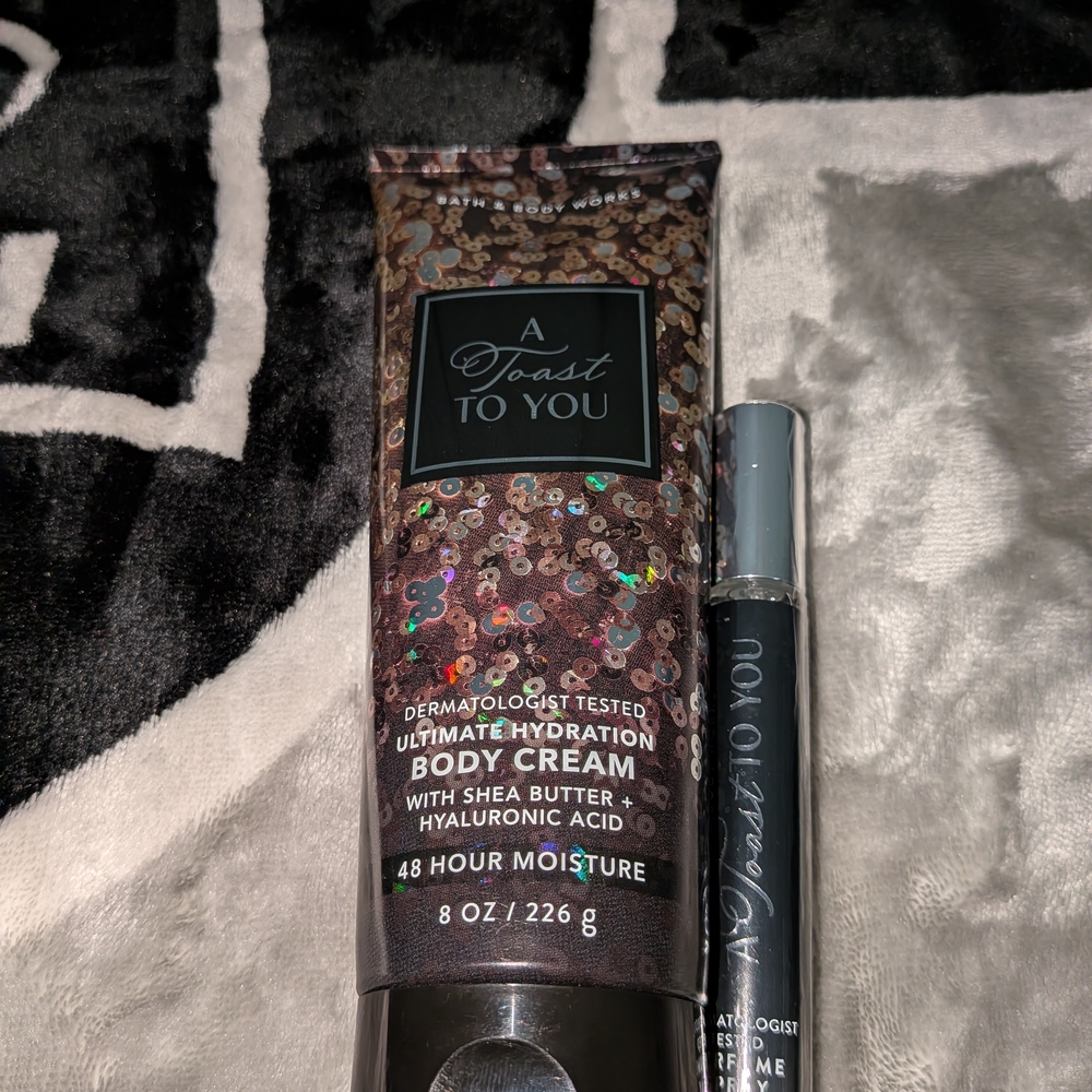 Bed Bath & Beyond A Toast to You Body Cream and Fragrance Set